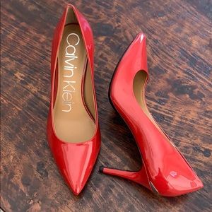 Calvin Klein Red Pointed-Toe Pumps sz7.5 👠